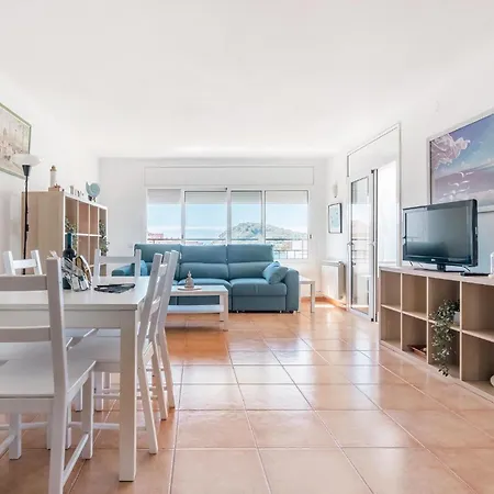 Stunning In With Kitchenette Palamos