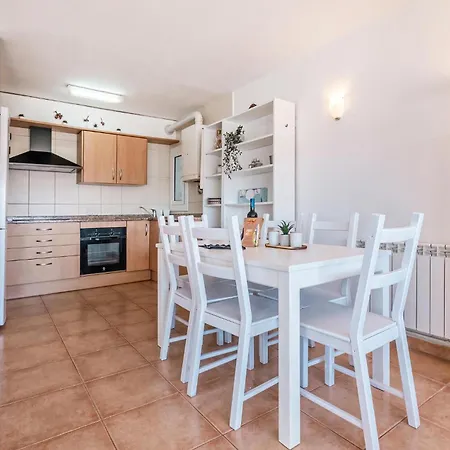 Apartment Stunning In With Kitchenette *
